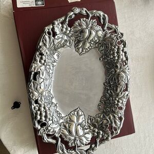 Arthur court grape oval tray